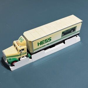 Hess 1992 Toy Truck